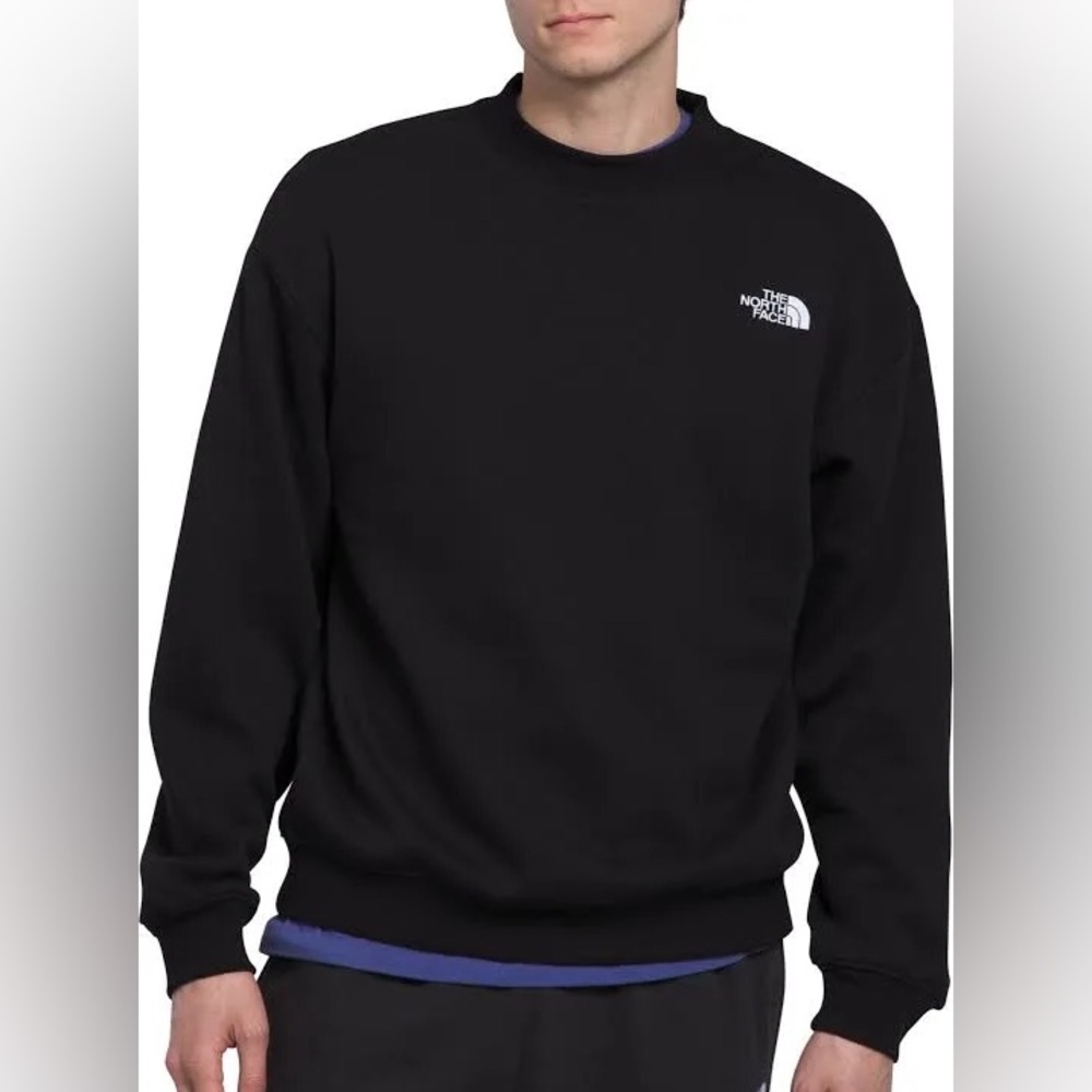 Never worn North Face Men’s Evolution Mock Neck Sweatshirt